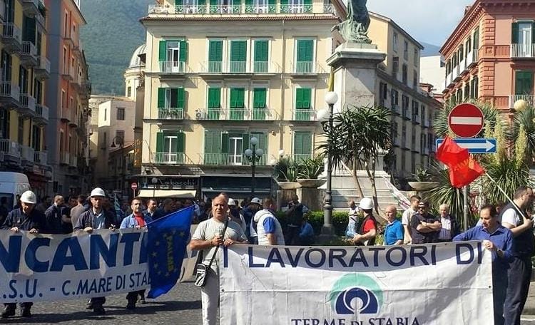 Fincantieri e termali in piazza bloccano Castellammare di Stabia