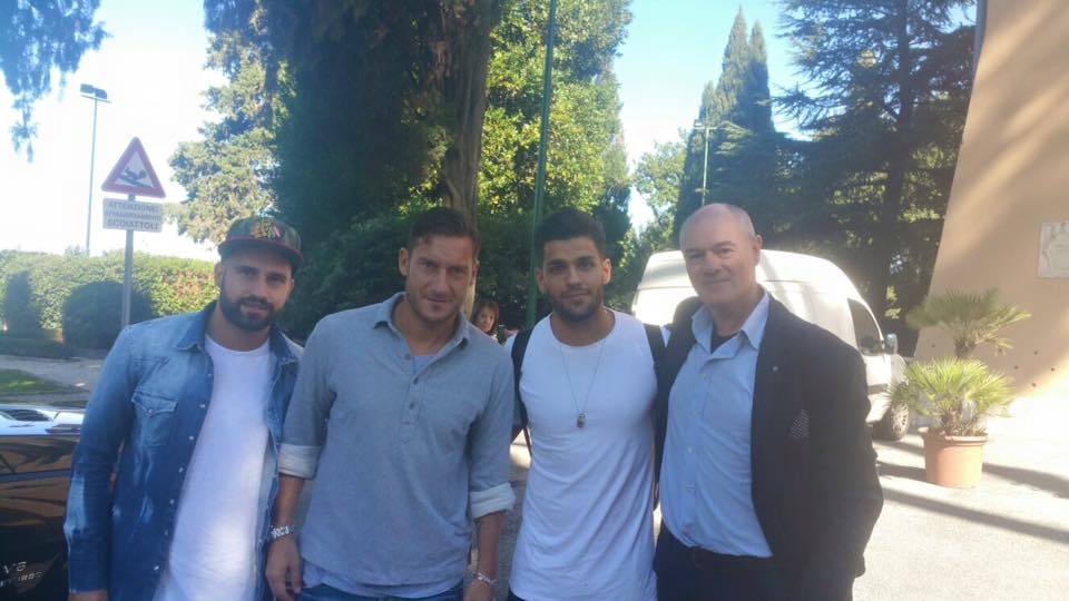 FOTO – Ripa e Bombagi incontrano Totti a Roma. E spider scherza dicendo…