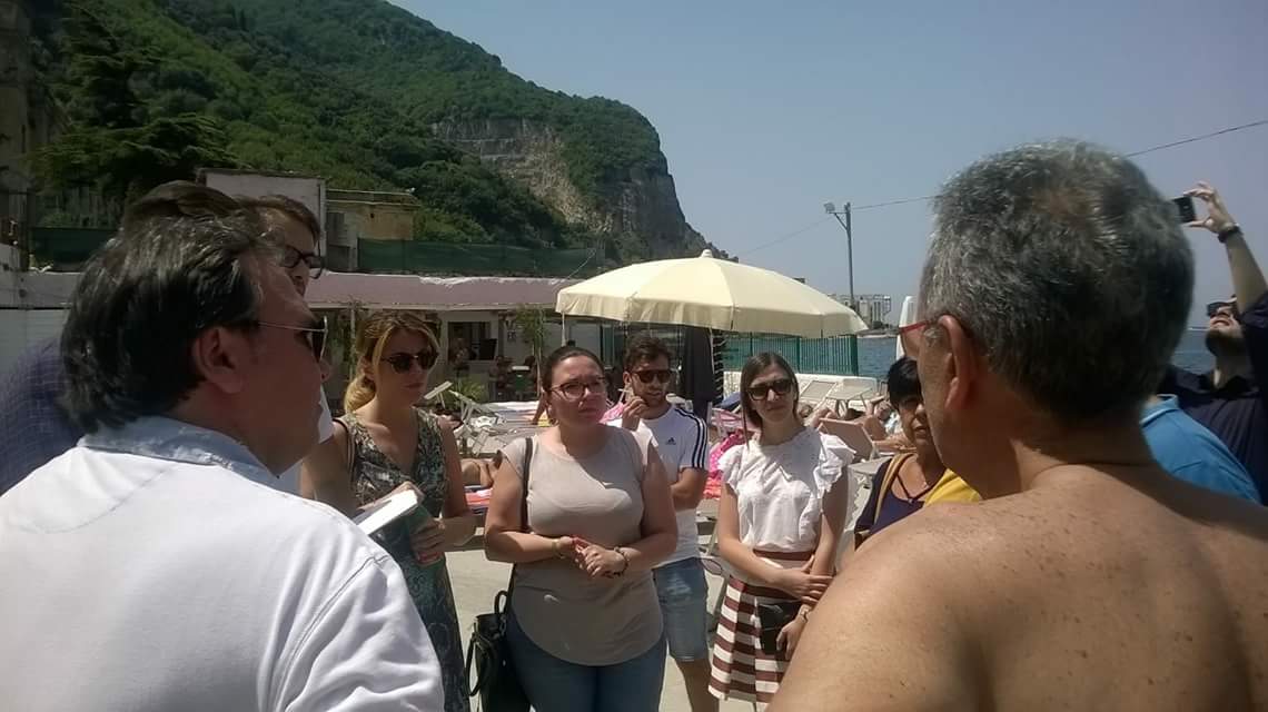 Castellammare, il M5S denuncia: ‘Spiagge inaccessibili ai disabili’