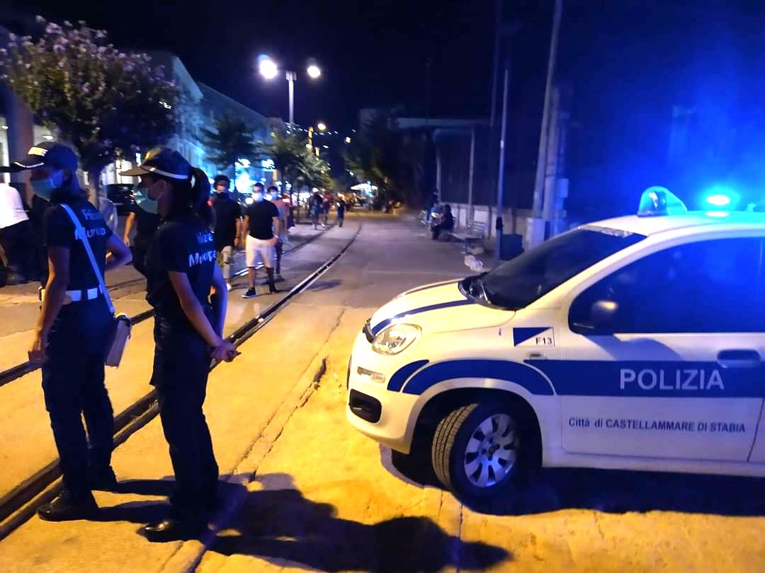 Castellammare: anziano senza mascherina, multato e portato al comando per essere identificato