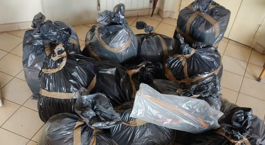 C.mare di Stabia, la spazzatura si accumula a casa dei positivi. La storia di Giovanna