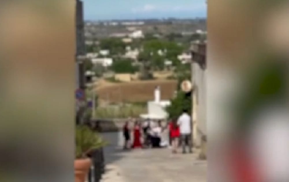 Matrimonio finisce in rissa nel Salento. Botte tra sposo e testimone, intervengono i carabinieri