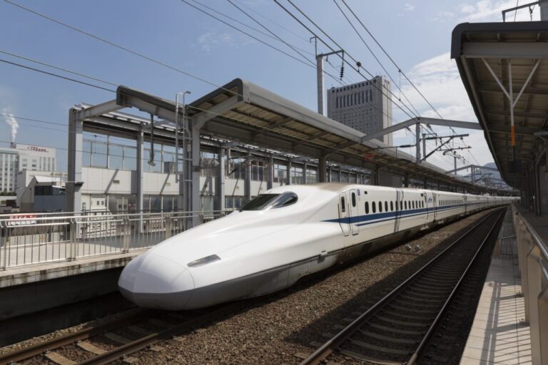 Giappone, treno arriva con un 1 minuto di ritardo. Scatta l’inchiesta