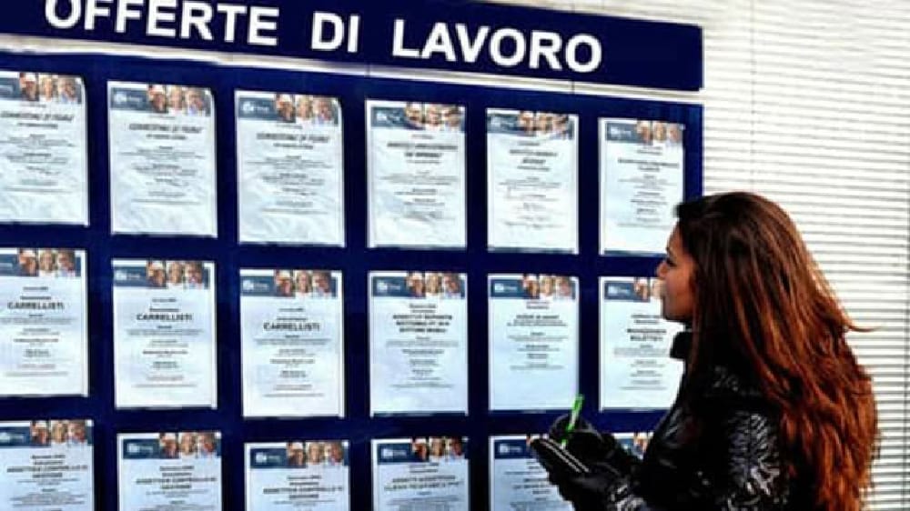 I locali non trovano personale d’assumere. La colpa è del lavoro sottopagato o del reddito di cittadinanza?