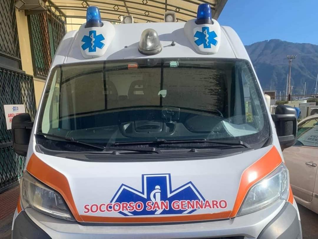 Castellammare, aggredito in strada autista soccorritore di ambulanza