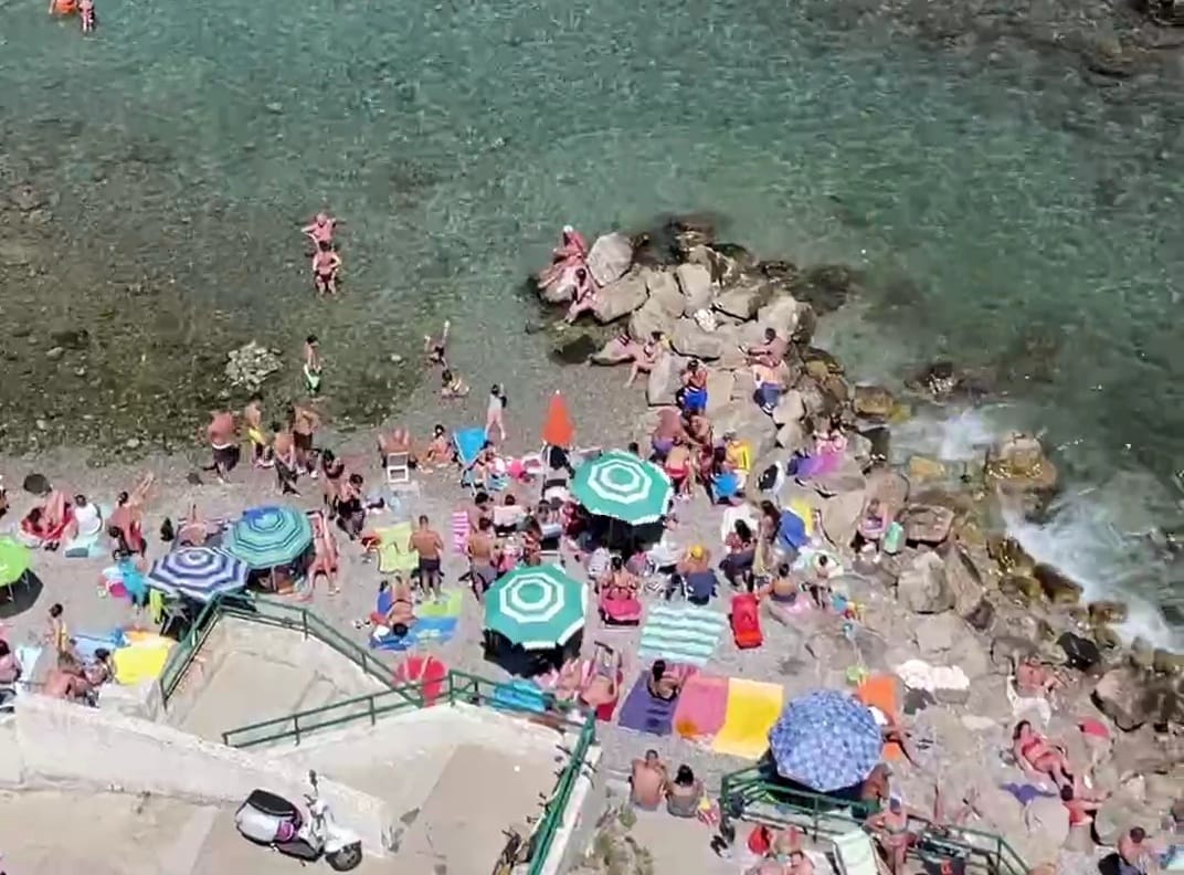 Castellammare, La spiaggia libera La Palombara sarà gestita da una società stabiese