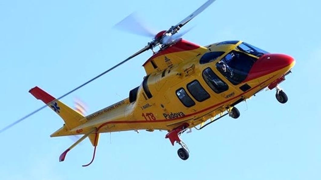 Pesaro, scooter contro auto. Grave 31enne di Castellammare di Stabia elisoccorso