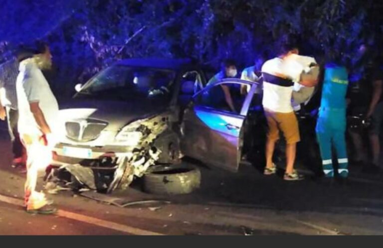 Castellammare :incidente a Varano, due auto coinvolte