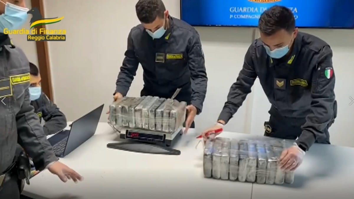 Gioia Tauro, il boss stabiese Raffaele Imperiale tra i 36 indagati per traffico internazionale di droga Guardia di Finanza