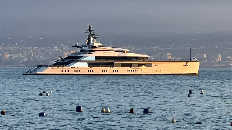 A Castellammare arriva “Bravo Eugenia”, super yacht da 250 milioni di euro