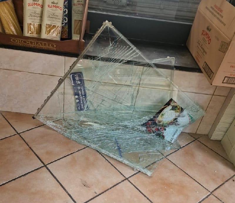 Sarno, nella notte furto in una macelleria: è’allarme tra i commercianti Furto in una macelleria a Sarno