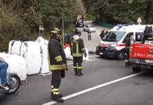 Salerno, tir perde carico e travolge ciclisti: un morto